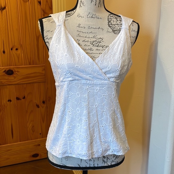 Ann Taylor Tops - Ann Taylor Lined White Sleeveless Top, Size 6P